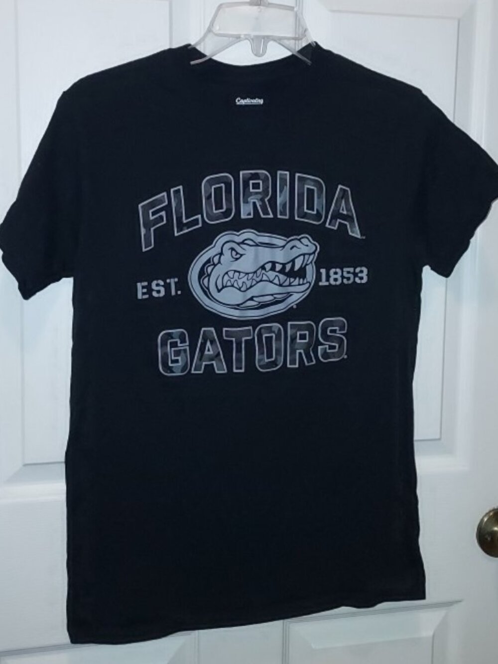 FLORIDA GATORS Camouflage CAMO LOGO SHIRT 🧡💙🐊 Captivating Brand ADULT S
